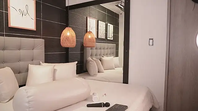 Bella TS  online show from 10.03.25