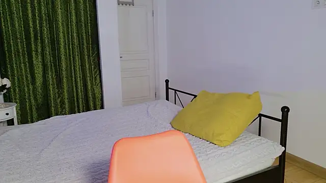 VioletCatt online show from 04.18.26