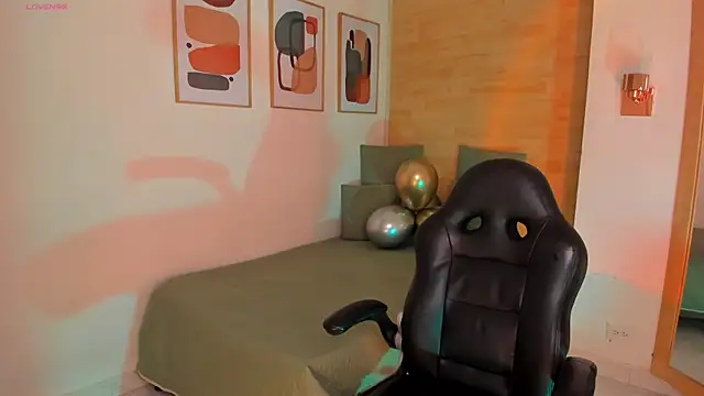 charlotte  grey online show from 12.15.25