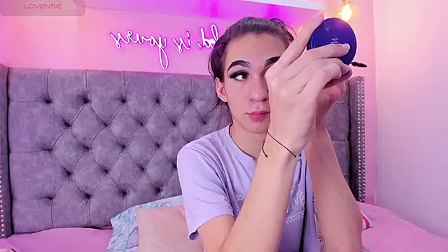 Mia thompson 19 online show from 11.06.25