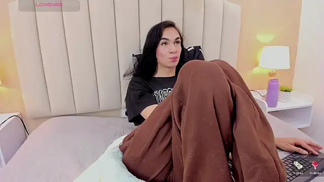 Mia thompson 19 online show from 02.03.26