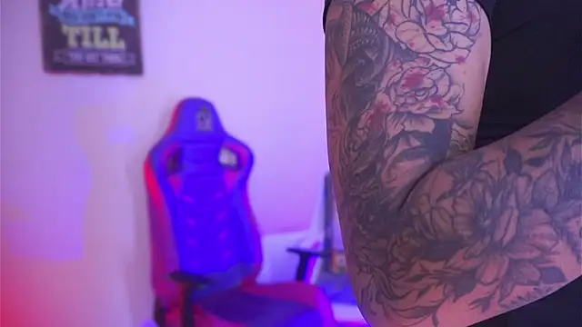 madelyn rose  online show from 11.28.25