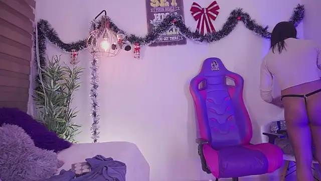 madelyn rose  online show from 12.05.25