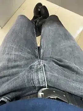 Snapshot of hotisraeli chatting on 01.05.25 hotisraeli online show from 01.05.25