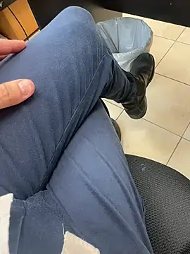 Snapshot of hotisraeli chatting on 03.06.25 hotisraeli online show from 03.06.25