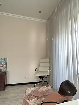 Hott Lolla online show from 02.18.25