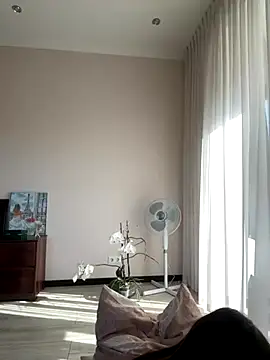 Hott Lolla online show from 09.26.25