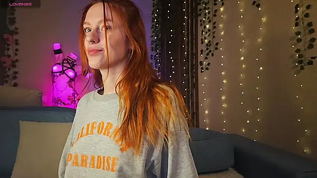  SweetFox  online show from 11.12.25