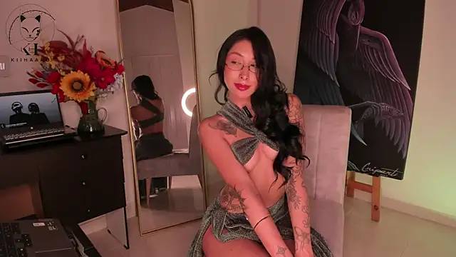 Snapshot of kiihaaru- chatting on 10.04.25 kiihaaru- online show from 10.04.25