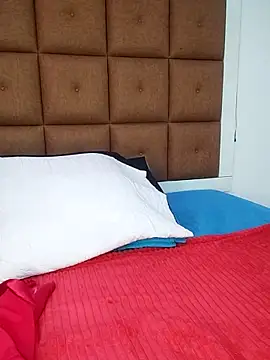 ELLA KELLY online show from 09.30.25