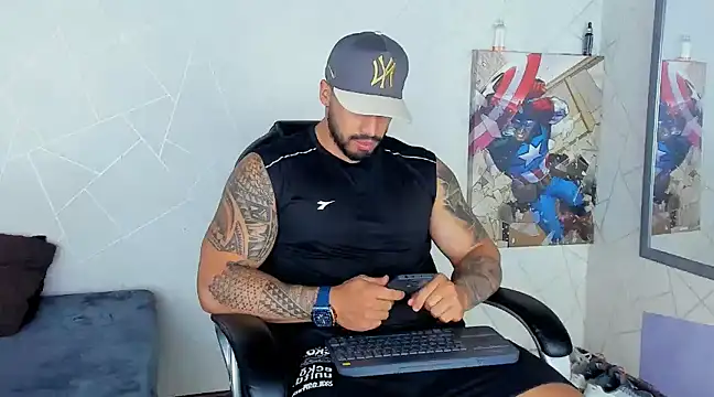 Snapshot of Cristian_Walker chatting on 01.10.25 Cristian Walker online show from 01.10.25