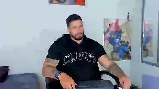 Snapshot of Cristian_Walker chatting on 01.11.25 Cristian Walker online show from 01.11.25