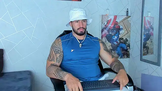Snapshot of Cristian_Walker chatting on 01.14.25 Cristian Walker online show from 01.14.25