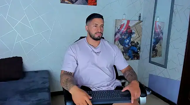 Snapshot of Cristian_Walker chatting on 01.15.25 Cristian Walker online show from 01.15.25