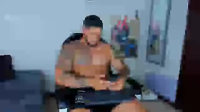 Snapshot of Cristian_Walker chatting on 01.15.25 Cristian Walker online show from 01.15.25