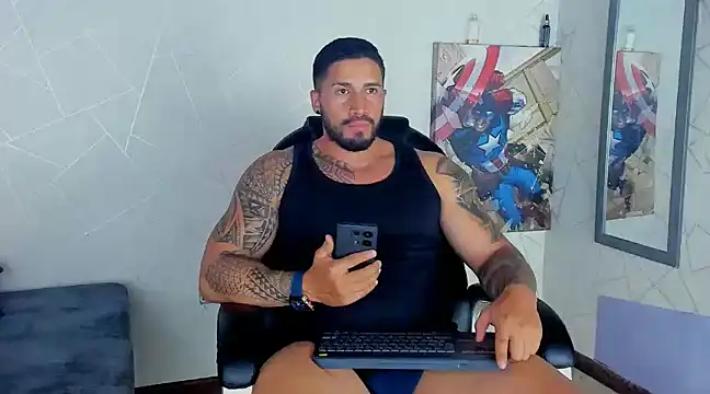 Snapshot of Cristian_Walker chatting on 01.21.25 Cristian Walker online show from 01.21.25