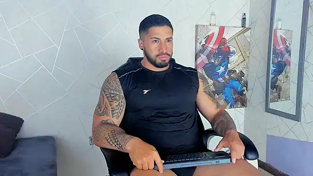 Snapshot of Cristian_Walker chatting on 01.24.25 Cristian Walker online show from 01.24.25