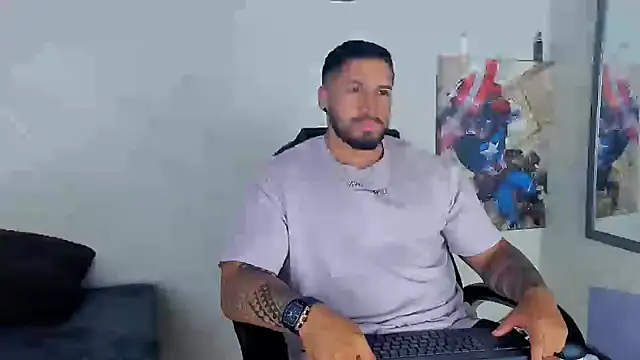 Snapshot of Cristian_Walker chatting on 01.24.25 Cristian Walker online show from 01.24.25