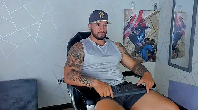Snapshot of Cristian_Walker chatting on 01.25.25 Cristian Walker online show from 01.25.25