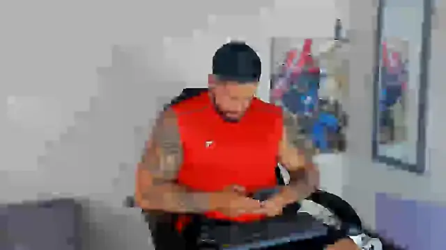 Snapshot of Cristian_Walker chatting on 01.25.25 Cristian Walker online show from 01.25.25