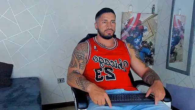 Snapshot of Cristian_Walker chatting on 01.28.25 Cristian Walker online show from 01.28.25