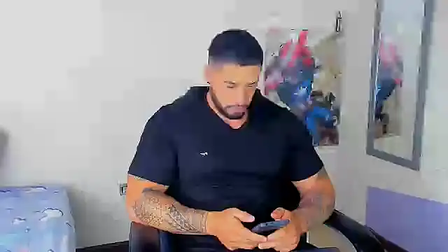 Snapshot of Cristian_Walker chatting on 01.30.25 Cristian Walker online show from 01.30.25