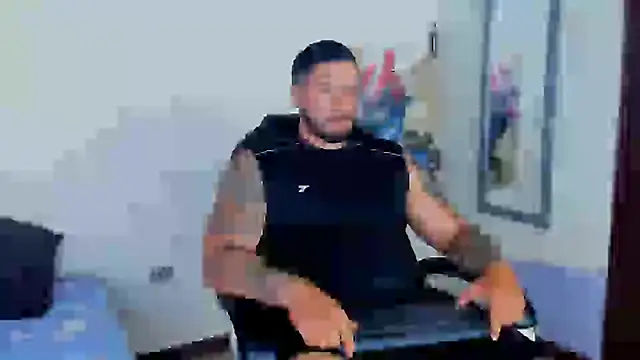Snapshot of Cristian_Walker chatting on 01.31.25 Cristian Walker online show from 01.31.25