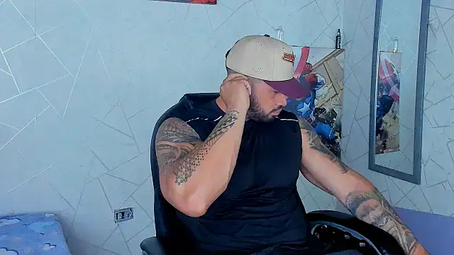 Snapshot of Cristian_Walker chatting on 02.03.25 Cristian Walker online show from 02.03.25