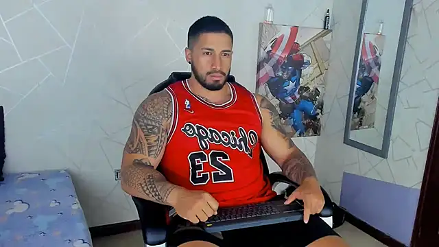 Snapshot of Cristian_Walker chatting on 02.07.25 Cristian Walker online show from 02.07.25
