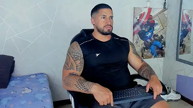Snapshot of Cristian_Walker chatting on 02.18.25 Cristian Walker online show from 02.18.25