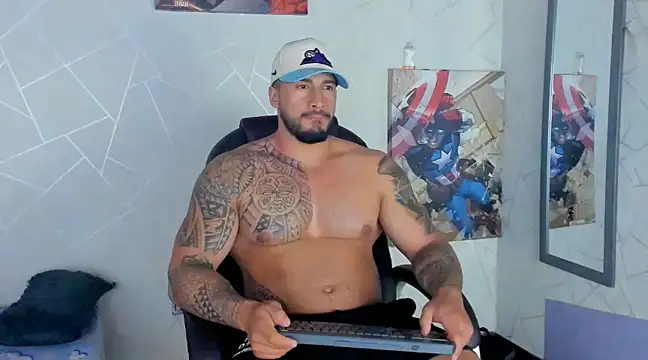 Snapshot of Cristian_Walker chatting on 03.10.25 Cristian Walker online show from 03.10.25