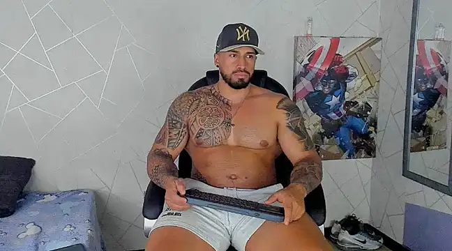 Snapshot of Cristian_Walker chatting on 03.13.25 Cristian Walker online show from 03.13.25