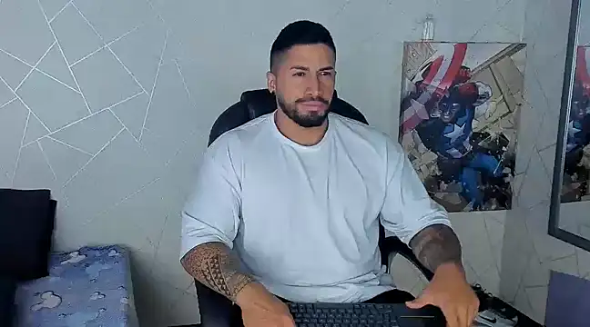 Snapshot of Cristian_Walker chatting on 03.17.25 Cristian Walker online show from 03.17.25