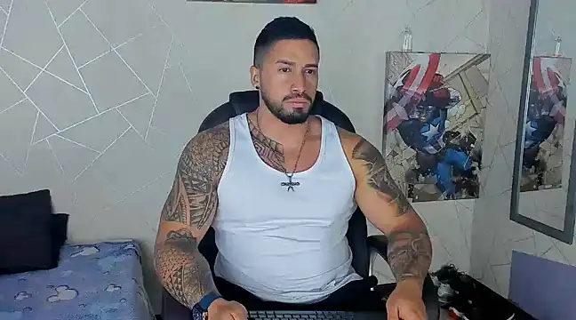 Snapshot of Cristian_Walker chatting on 03.18.25 Cristian Walker online show from 03.18.25