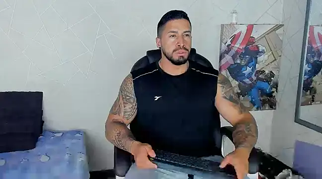 Snapshot of Cristian_Walker chatting on 03.19.25 Cristian Walker online show from 03.19.25