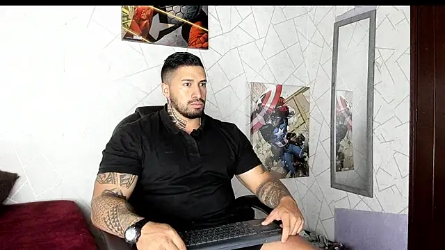Snapshot of Cristian_Walker chatting on 10.05.25 Cristian Walker online show from 10.05.25