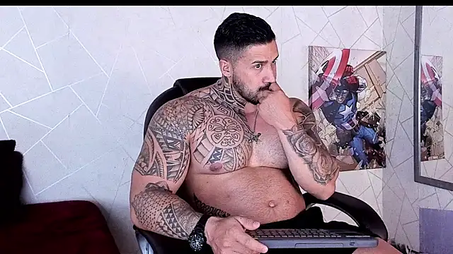 Snapshot of Cristian_Walker chatting on 10.06.25 Cristian Walker online show from 10.06.25