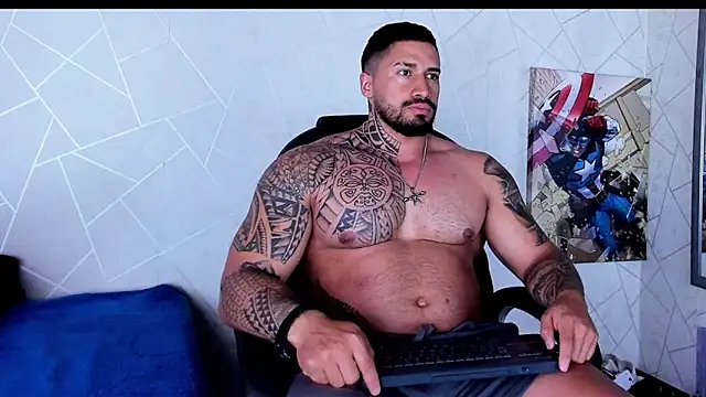 Snapshot of Cristian_Walker chatting on 10.21.25 Cristian Walker online show from 10.21.25