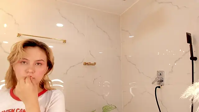 Sara  Williams online show from 03.08.25