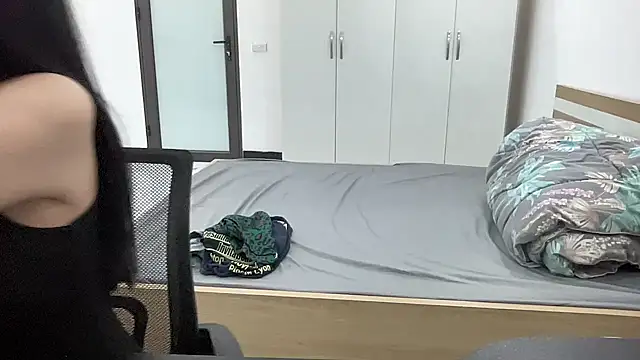 Snapshot of Louis_Baby chatting on 09.26.25 Louis Baby online show from 09.26.25