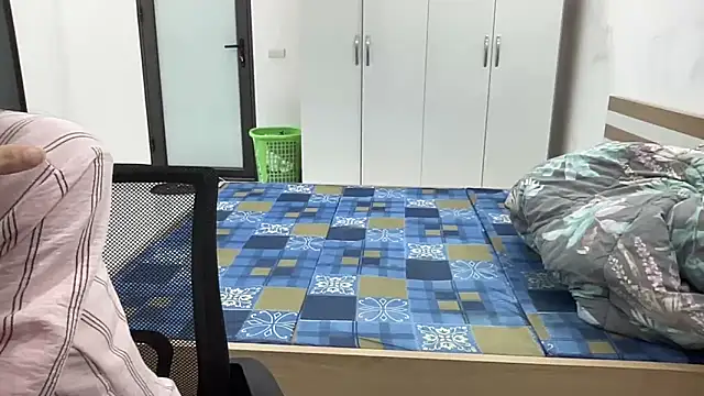 Louis Baby online show from 11.29.25