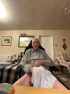 Snapshot of cutaboverest chatting on 01.31.26 cutaboverest online show from 01.31.26