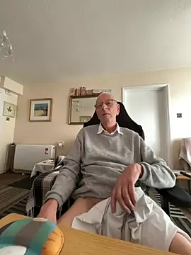 Snapshot of cutaboverest chatting on 02.16.26 cutaboverest online show from 02.16.26