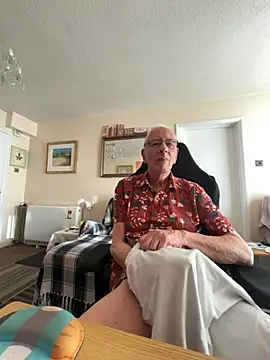 Snapshot of cutaboverest chatting on 02.22.26 cutaboverest online show from 02.22.26