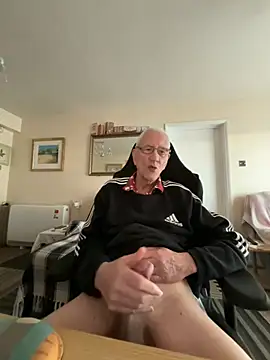 Snapshot of cutaboverest chatting on 03.06.26 cutaboverest online show from 03.06.26