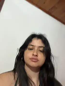 Snapshot of Stephania_18 chatting on 10.11.25 Stephania 18 online show from 10.11.25