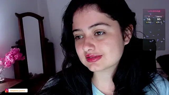 Snapshot of Stephania_18 chatting on 11.28.25 Stephania 18 online show from 11.28.25