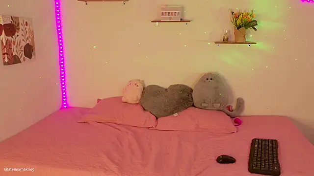 Atenea Makri online show from 02.06.25