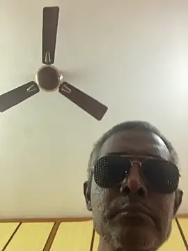 Lookin4Kinky Partner online show from 11.23.25