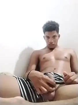 Snapshot of Gutierrez6383 chatting on 03.04.25 Gutierrez6383 online show from 03.04.25